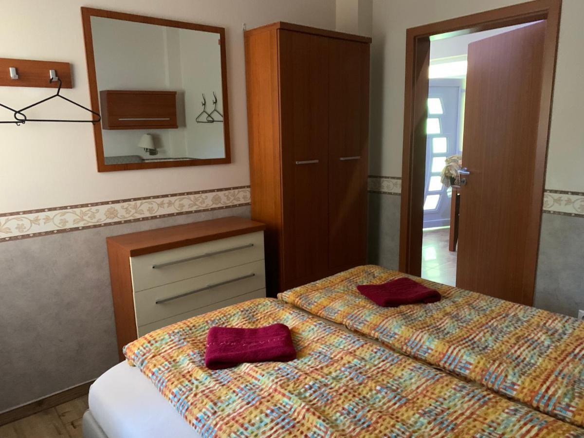 Villa Gracia Patince Luaran gambar