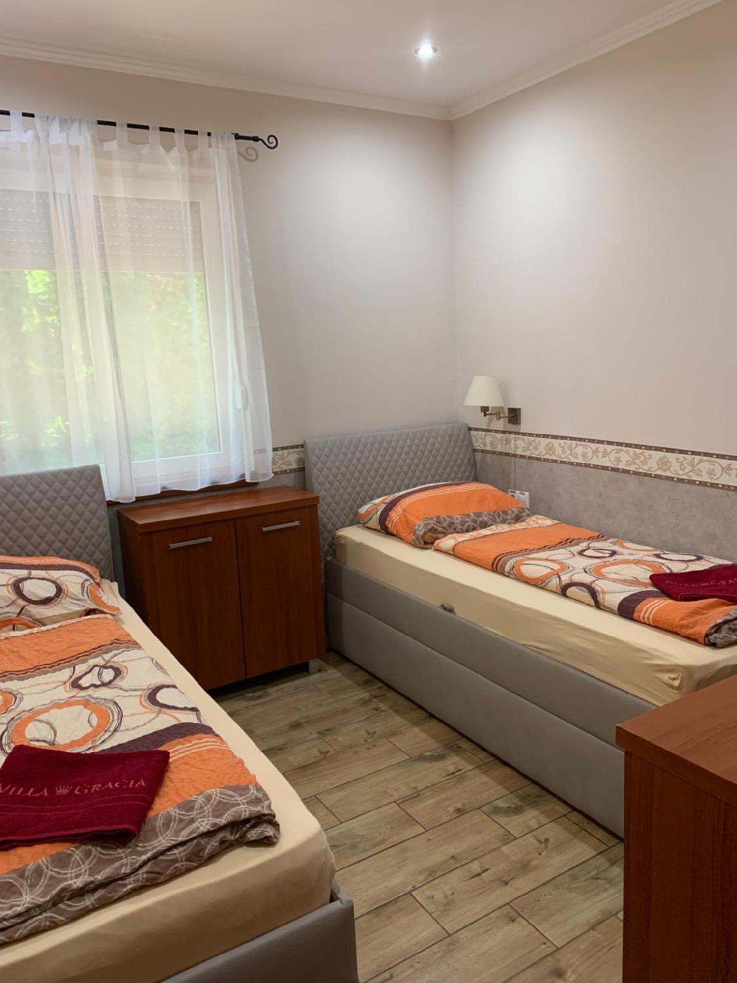 Villa Gracia Patince Luaran gambar