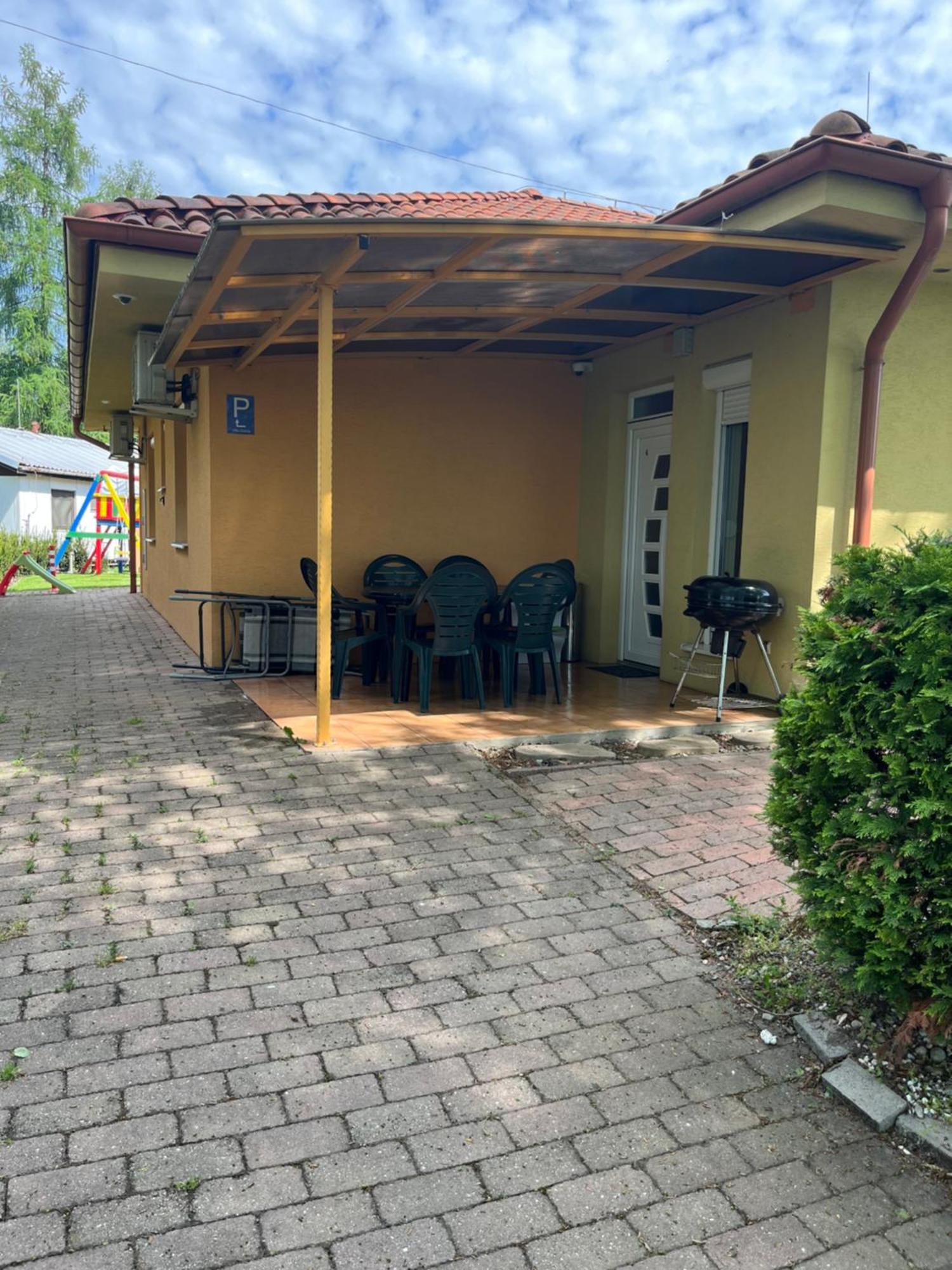 Villa Gracia Patince Luaran gambar
