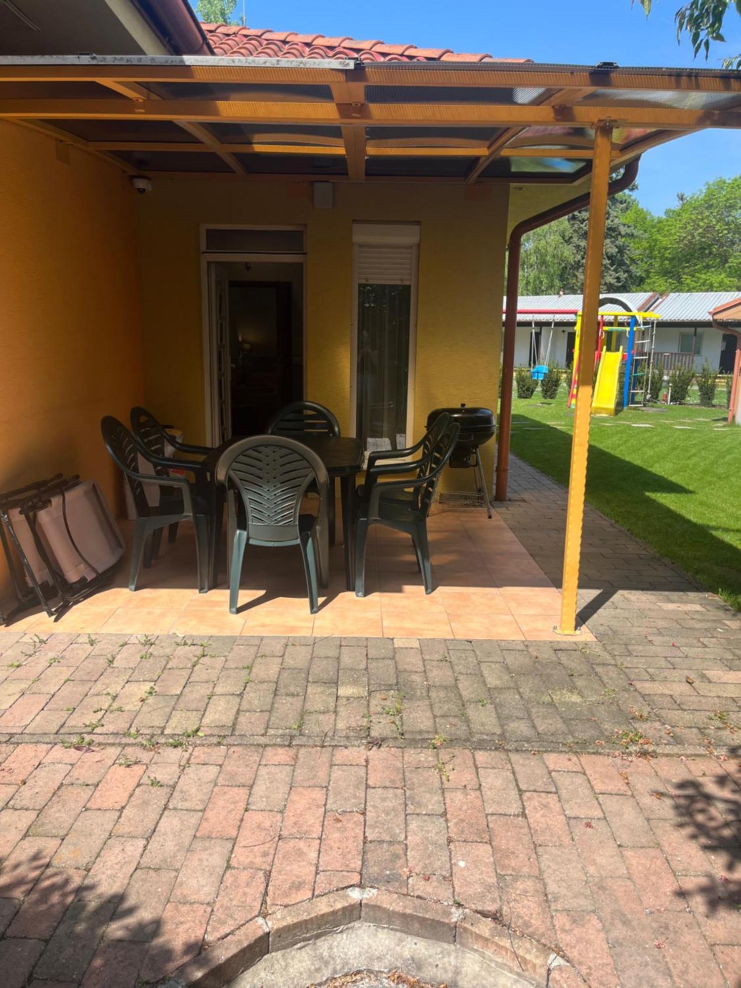 Villa Gracia Patince Luaran gambar