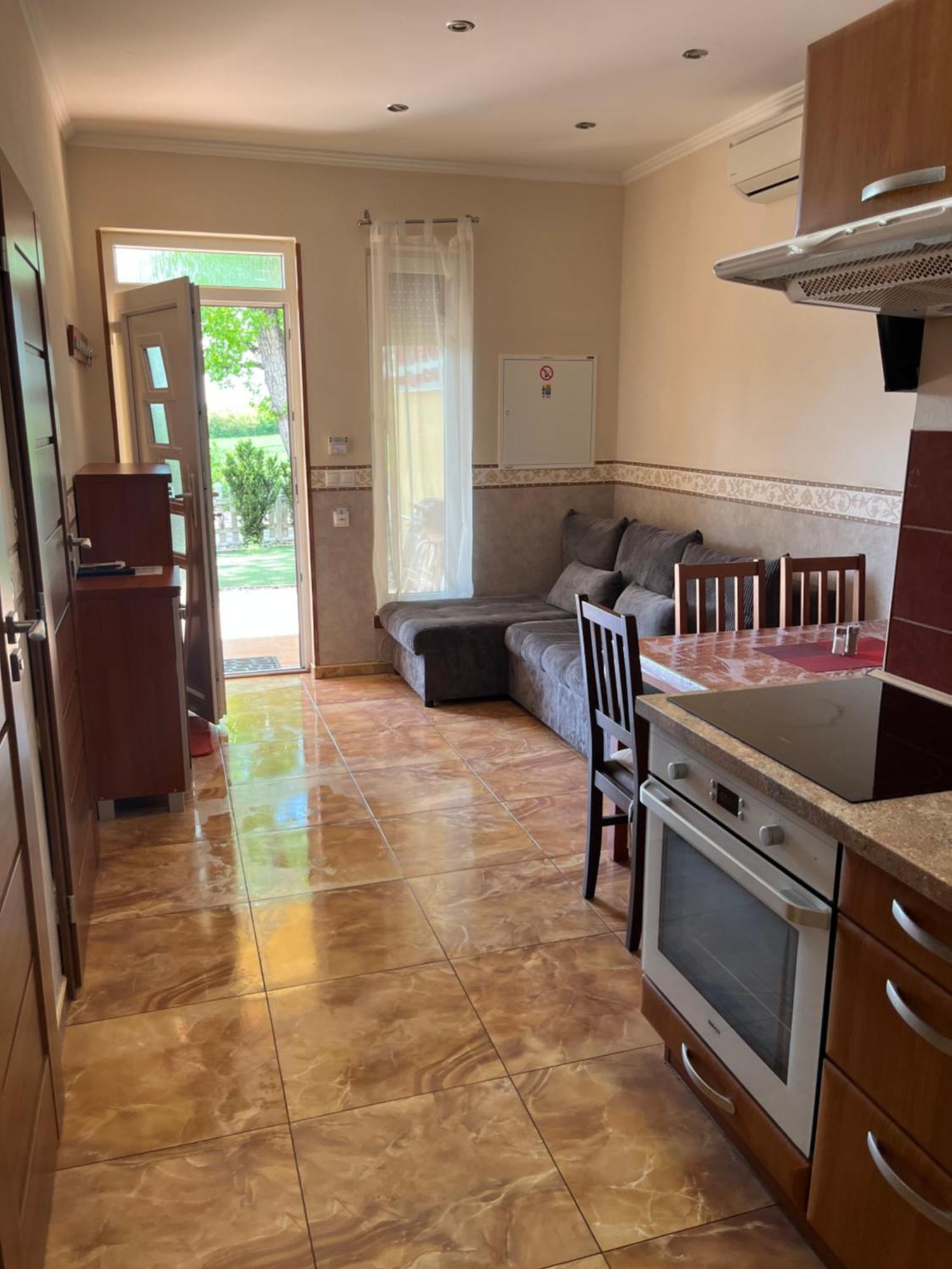 Villa Gracia Patince Luaran gambar