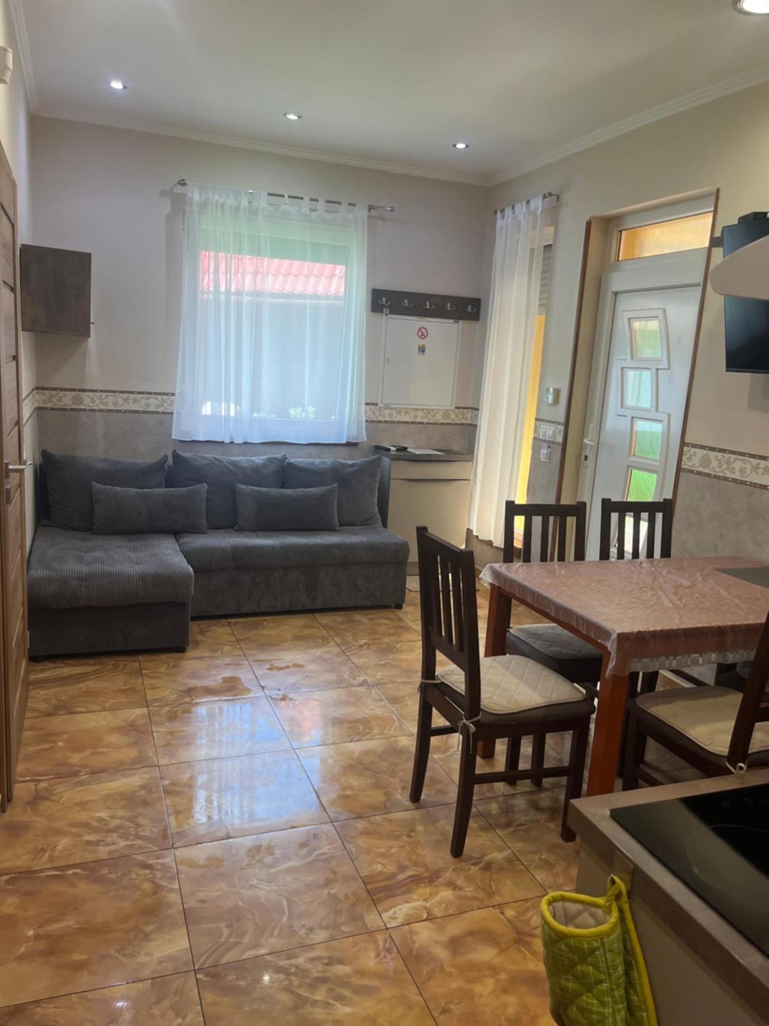 Villa Gracia Patince Luaran gambar
